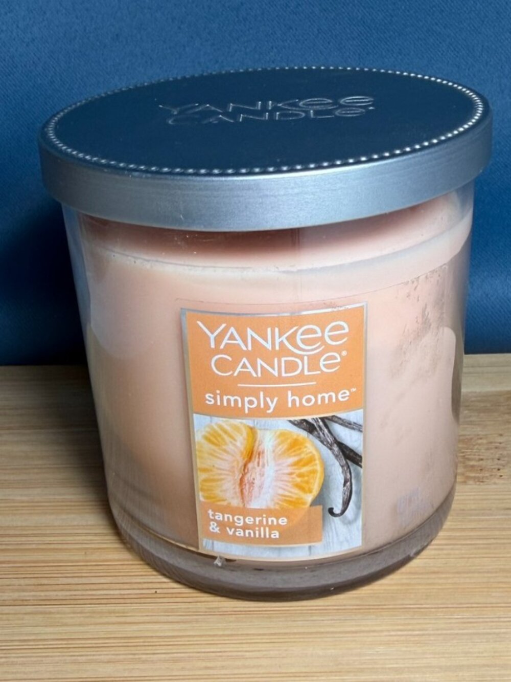 Yankee Candle Tangerine & Vanilla single-wick candle, 7 oz
